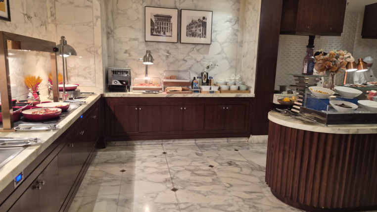 메트로폴로 클래시크 상하이 번드 호텔 조식 식당