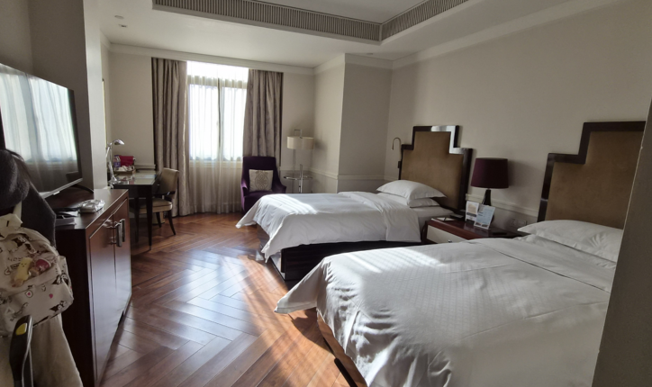 호텔 객식 내부 트윈 침대